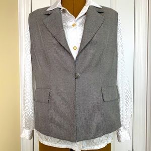 Ladies One of a Kind Vest NWOT